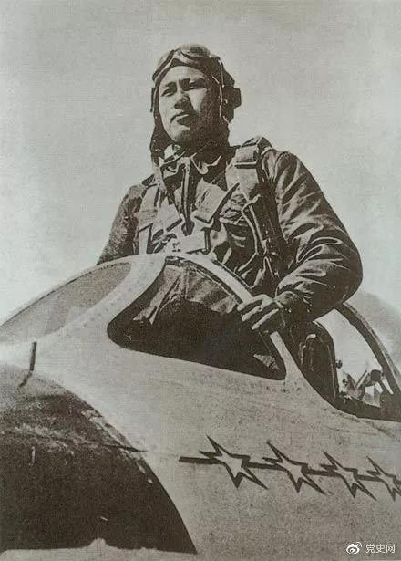 1952年2月10日，志愿軍空軍一級戰斗英雄張積慧一舉擊落號稱“空中一霸”的美國超級王牌飛行員喬治·阿·戴維斯所駕駛的飛機。