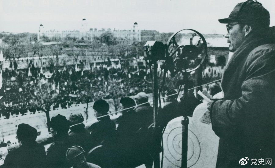 1949年2月12日，葉劍英在慶祝北平和平解放大會(huì)上發(fā)表講話。