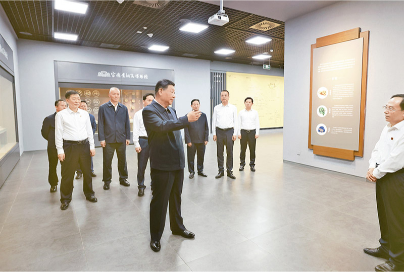 2024年9月10日，中共中央總書記、國家主席、中央軍委主席習(xí)近平在前往甘肅考察途中，來到陜西省寶雞市參觀寶雞青銅器博物院。 新華社記者 王曄/攝