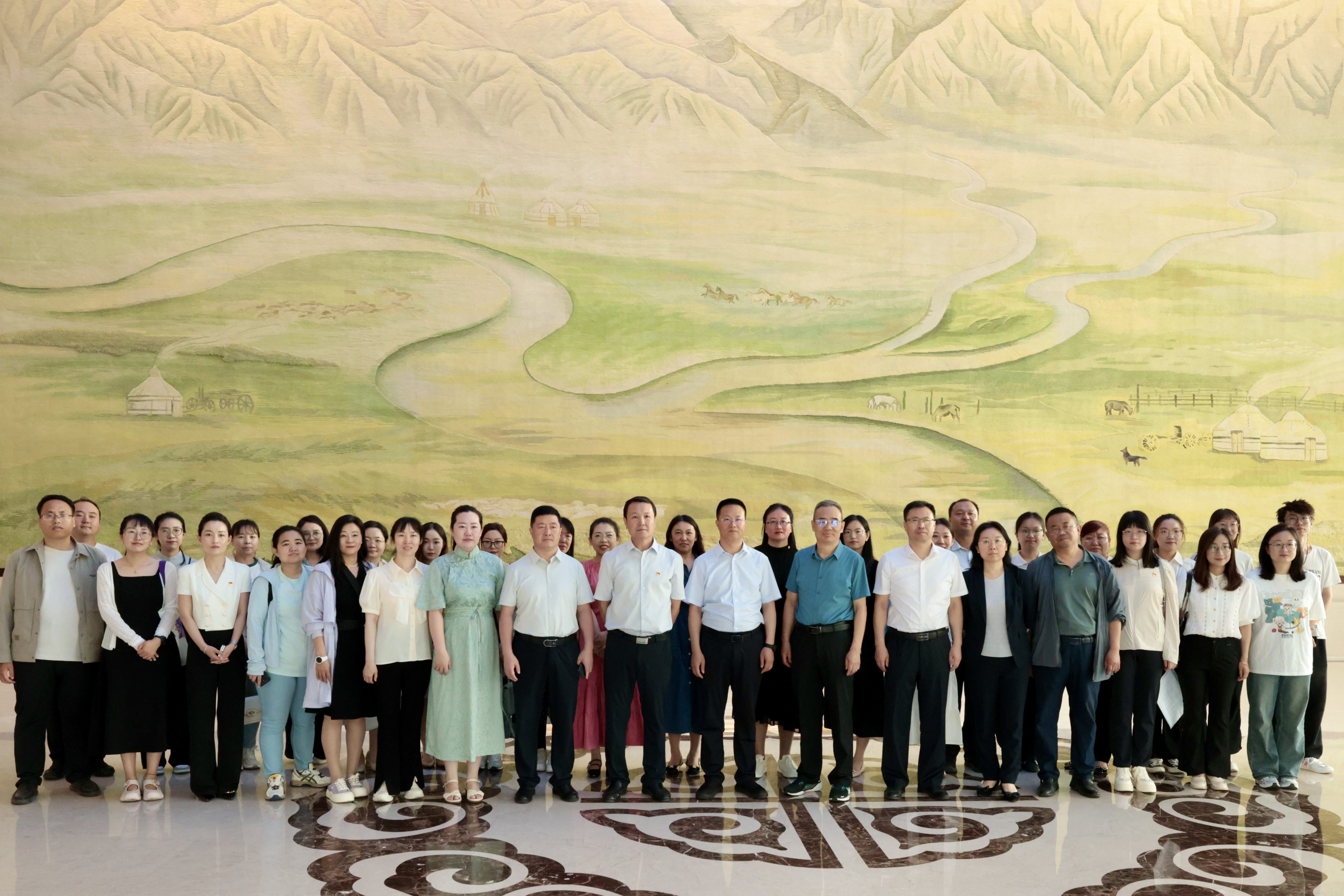 “鑒史觀(guān)城·勵(lì)初心·啟未來(lái)”主題黨日活動(dòng)